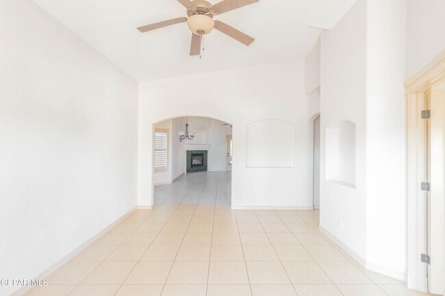 Building Photo - 5349 Jose Duran Ln