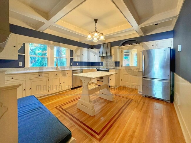 Building Photo - **COMING SOON** South Hill Swank