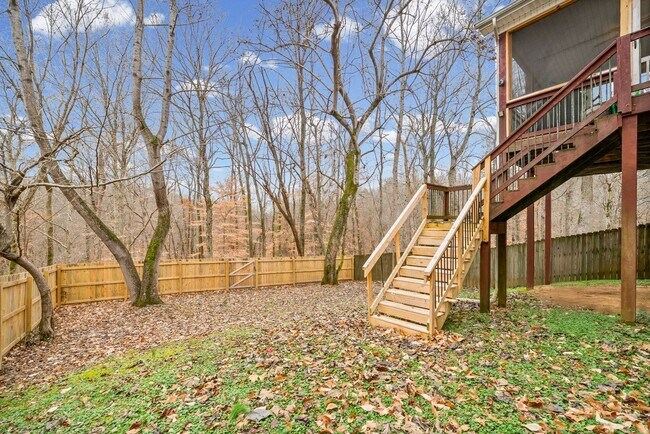 Building Photo - 632 Hidden Valley Dr