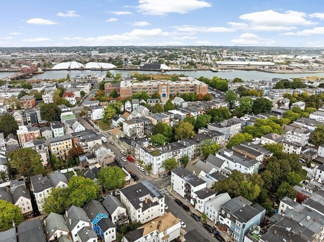 Building Photo - 108-110-110 Trenton St