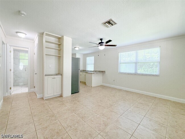 Building Photo - 746 109th Ave N