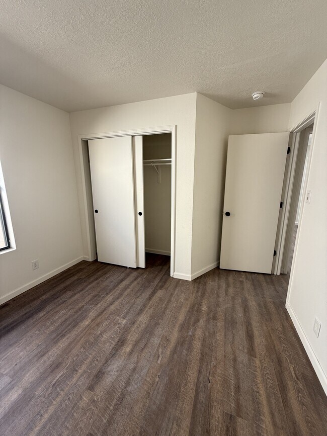 Building Photo - 5408 Jasons Way NE