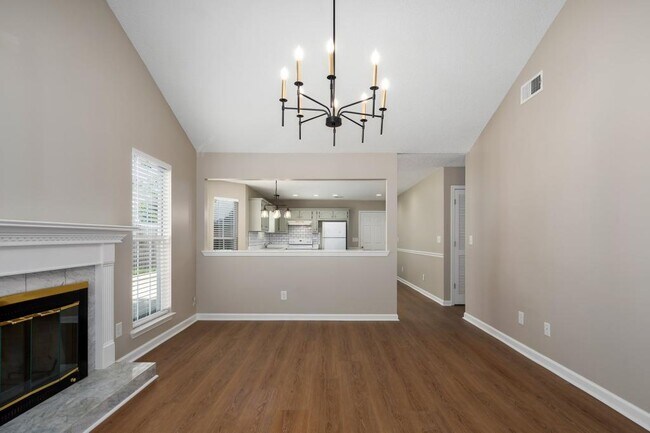 Building Photo - 132 King James Ct