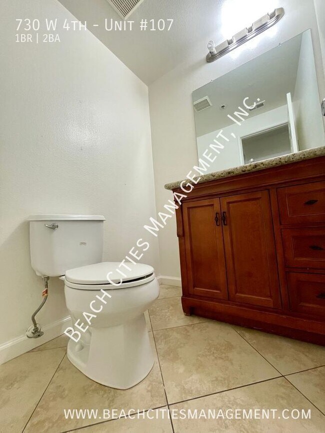 Building Photo - 730 W 4th-Unit #107