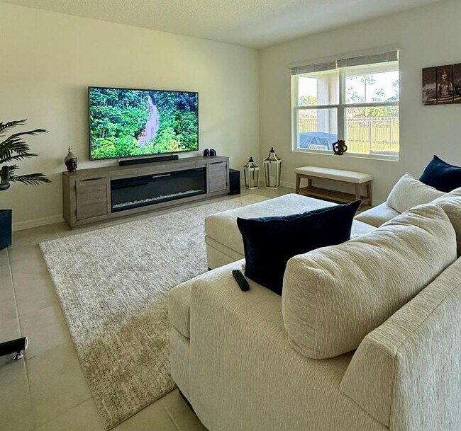 Building Photo - 17132 Edgemont Ln