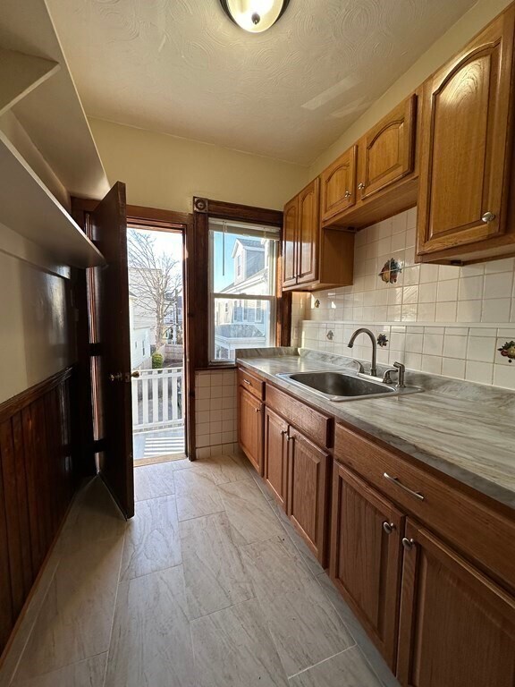 Primary Photo - 56 Bakersfield St