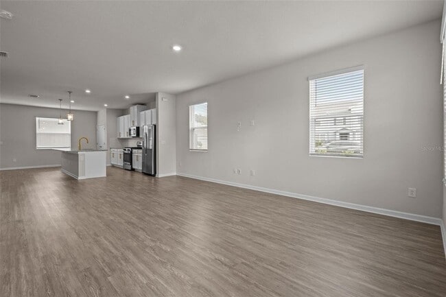 Building Photo - 15384 Caravan Ave