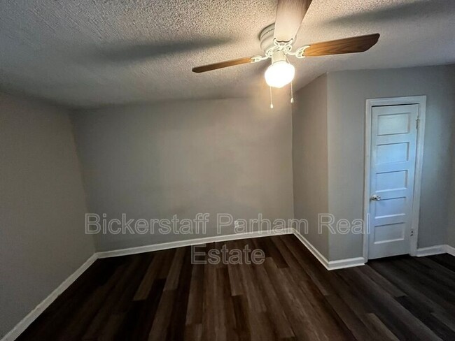 Building Photo - 826 Winston Rd