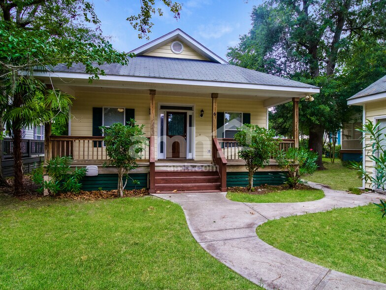 Primary Photo - 6 Lagaree Ct
