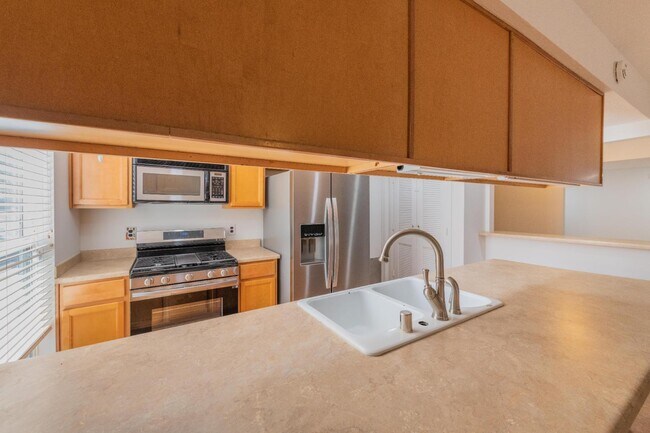 Building Photo - 7113 Welton Dr NE