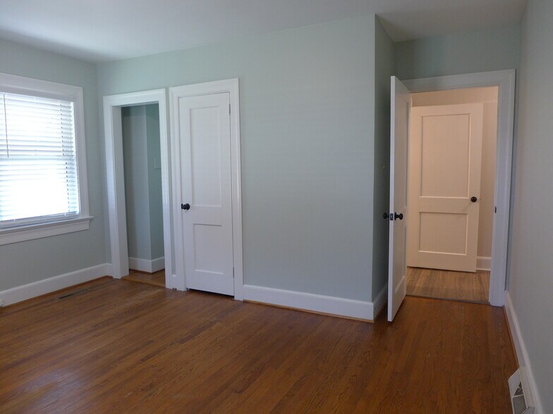 Building Photo - 205 N Caswell St