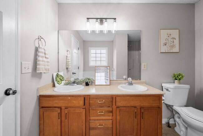 Building Photo - 1438 Addison Dr