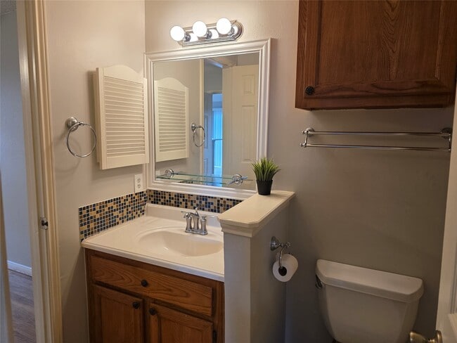 Building Photo - 2300 Old Spanish Trl