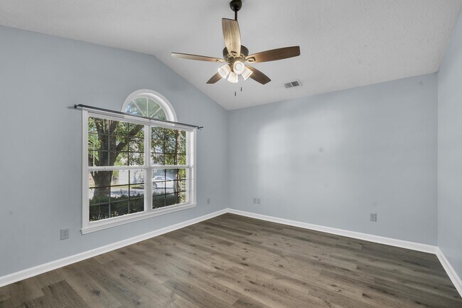 Building Photo - 1201 Red Stone Dr