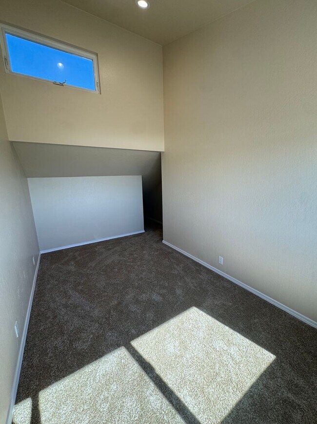 Building Photo - 3-Bedroom Home with Spectacular Views and Immaculate Care in Nipomo