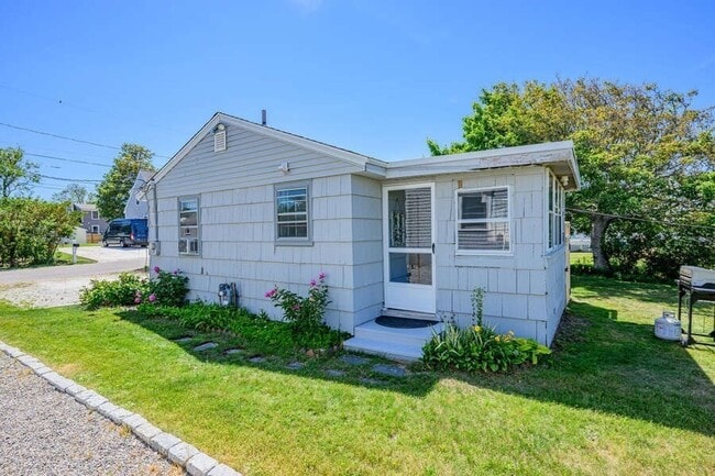 Building Photo - 21 Chadwell Ave
