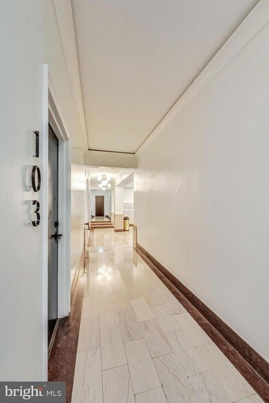 Building Photo - 1010 25th St NW