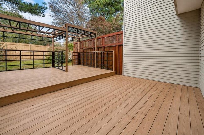 Building Photo - 3539 Mt Vernon Cir
