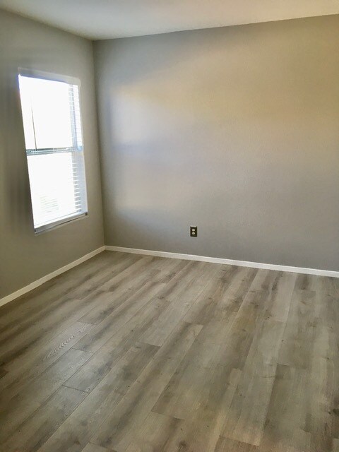 Building Photo - 6281 Whispering Creek St