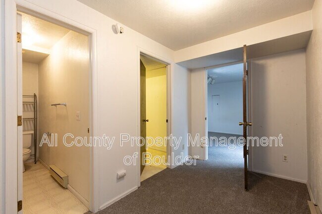 Building Photo - 841 Crisman Dr