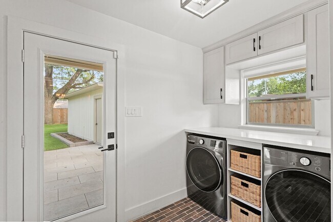 Building Photo - 1707 Imperial Crown Dr