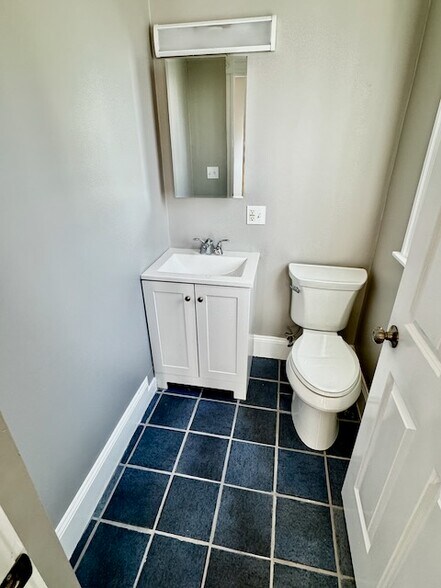 Building Photo - 33 Adamson St