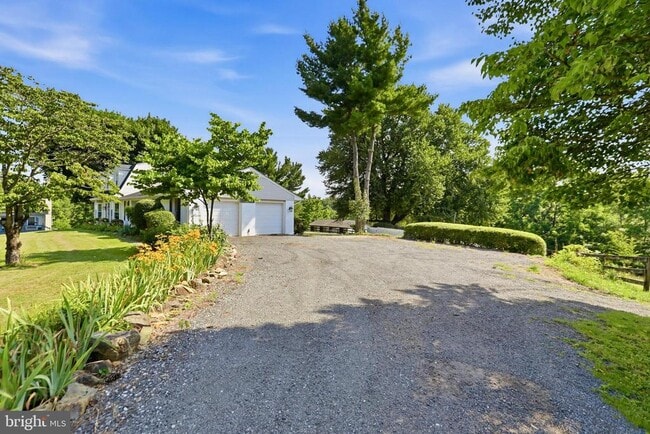 Building Photo - 39088 Bolington Rd