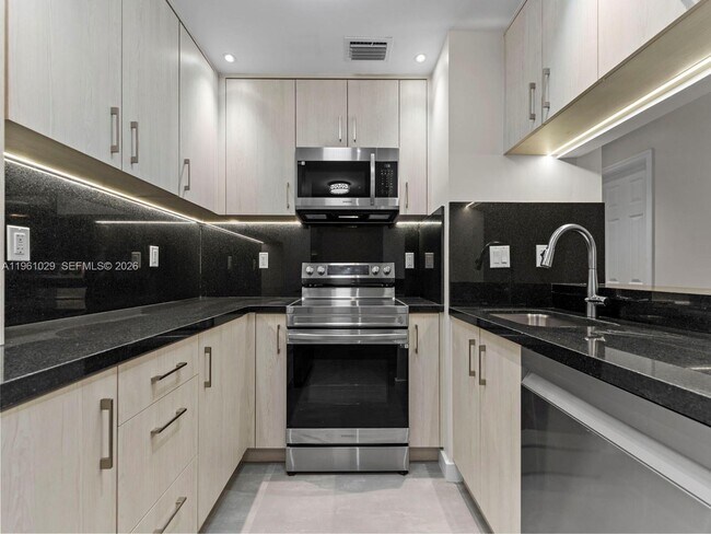 Building Photo - 15639 SW 73rd Cir Terrace