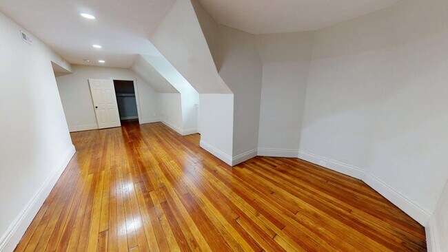 Building Photo - 3517 Magnolia Ave