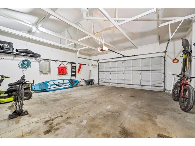 Building Photo - 18620 26th Ave N