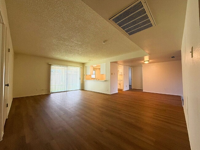 Building Photo - Fully Remodeled Home in Prime Location – Move-In Ready!