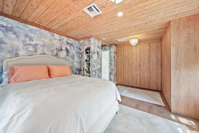 Building Photo - 3211 Washington Rd