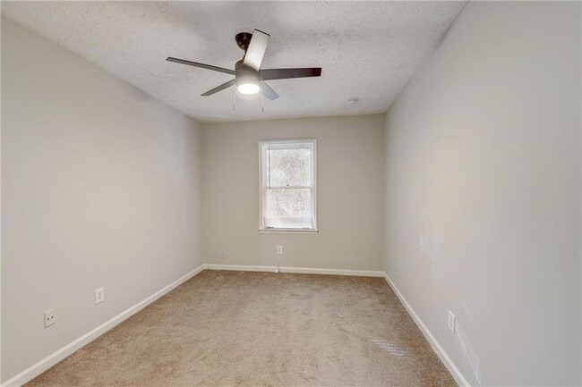 Building Photo - 4548 Coopers Creek Pl SE