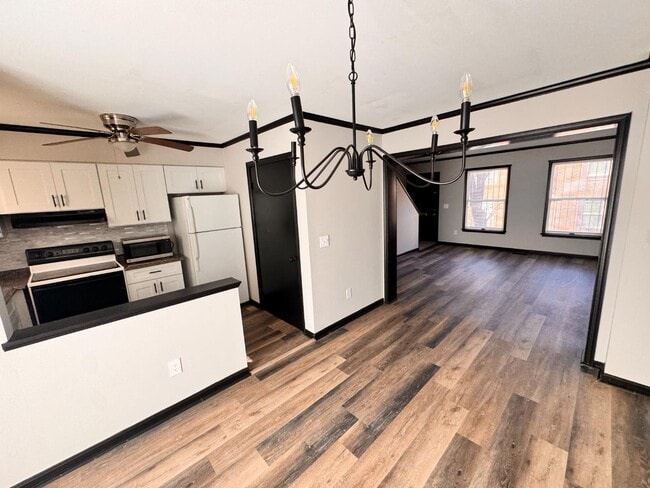 Building Photo - 2016 Brunt St