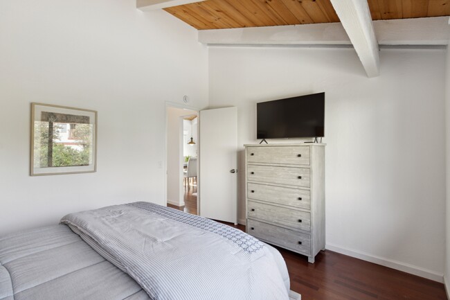 Building Photo - 144 Provincetown Ct