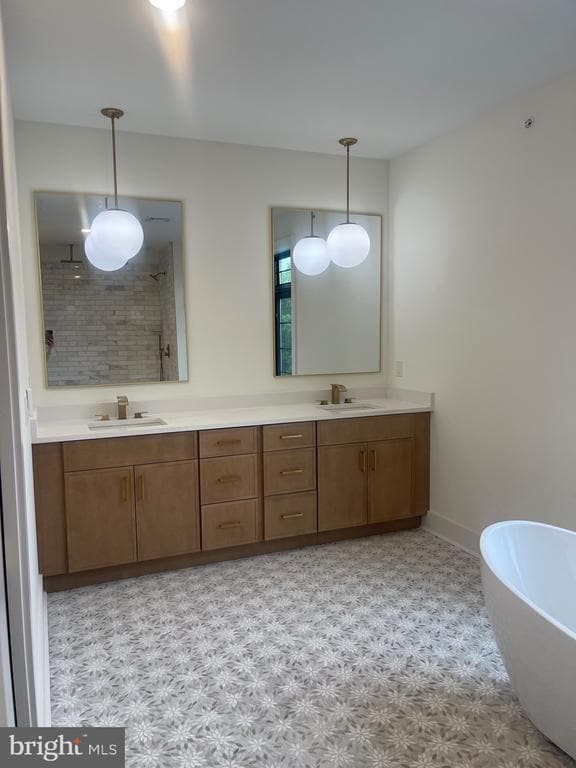 Building Photo - 7519R Ridge Ave