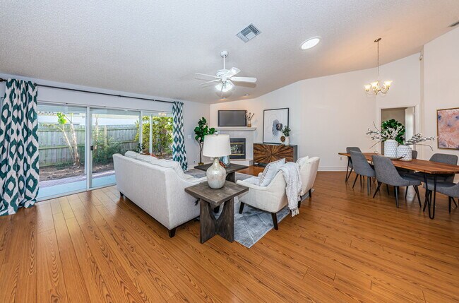 Building Photo - 11502 Glenmont Dr