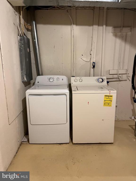 Building Photo - 1533 Oronoco St