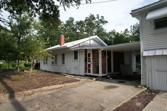 Primary Photo - 1 Bed - 1 Bath - Great Location