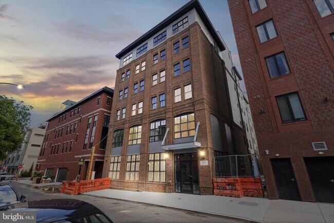Building Photo - 209 New St
