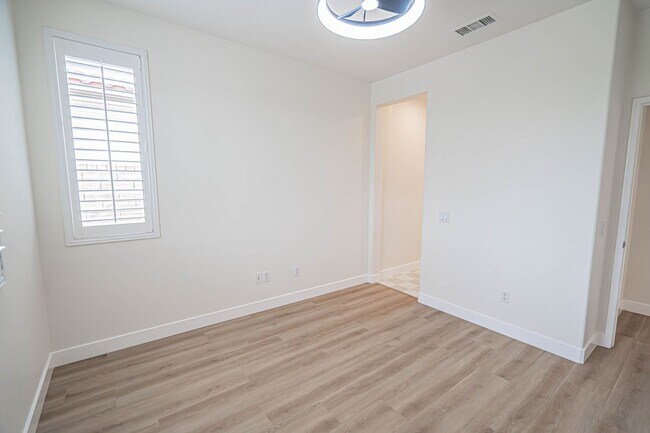 Building Photo - Spacious 4-Bedroom Pool Home in Saugus with Stunning Views & Community Amenities!