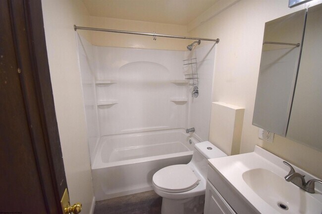 Building Photo - 662 Spruce St