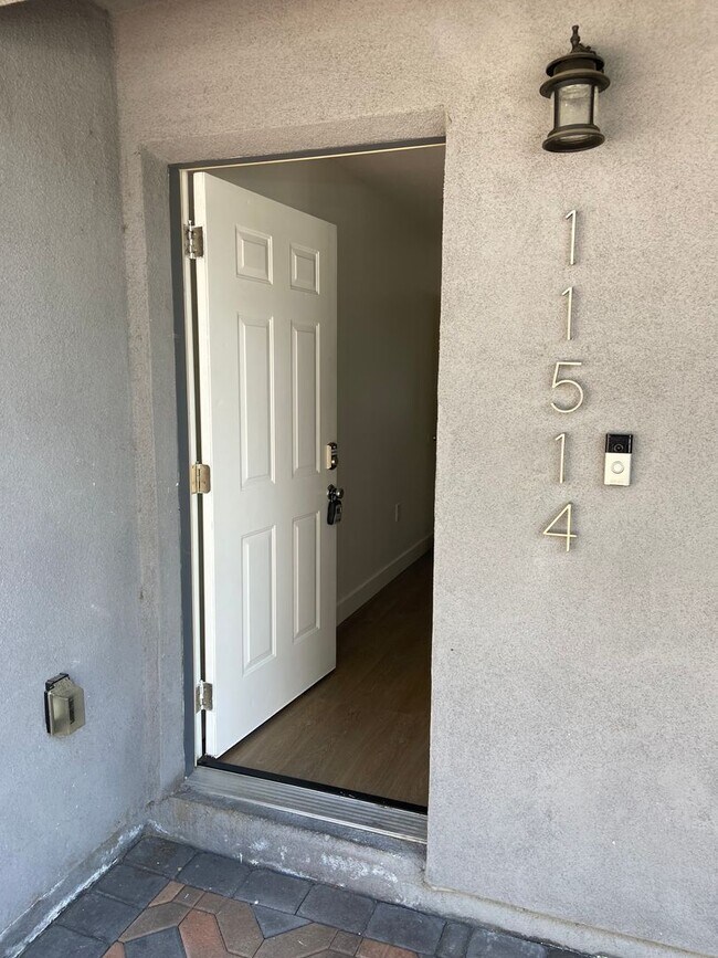 Building Photo - 11512 Emelita St