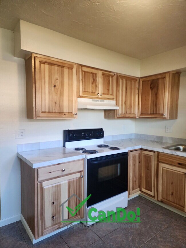 Building Photo - Newly updated 1 bedroom/1 bathroom apartme...