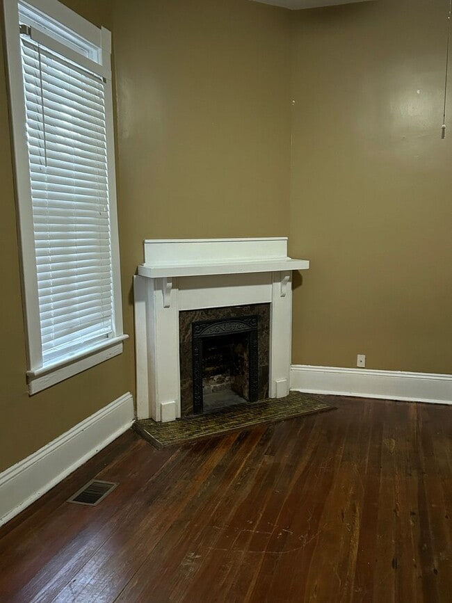 Building Photo - Savannah 1ST Floor of Duplex on Whitaker Street @ 34th-Near Forsyth Park