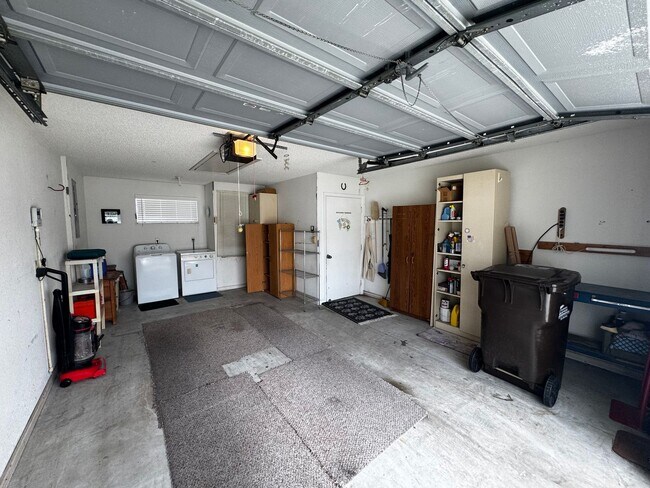 Building Photo - 11410 SW 85th Ct