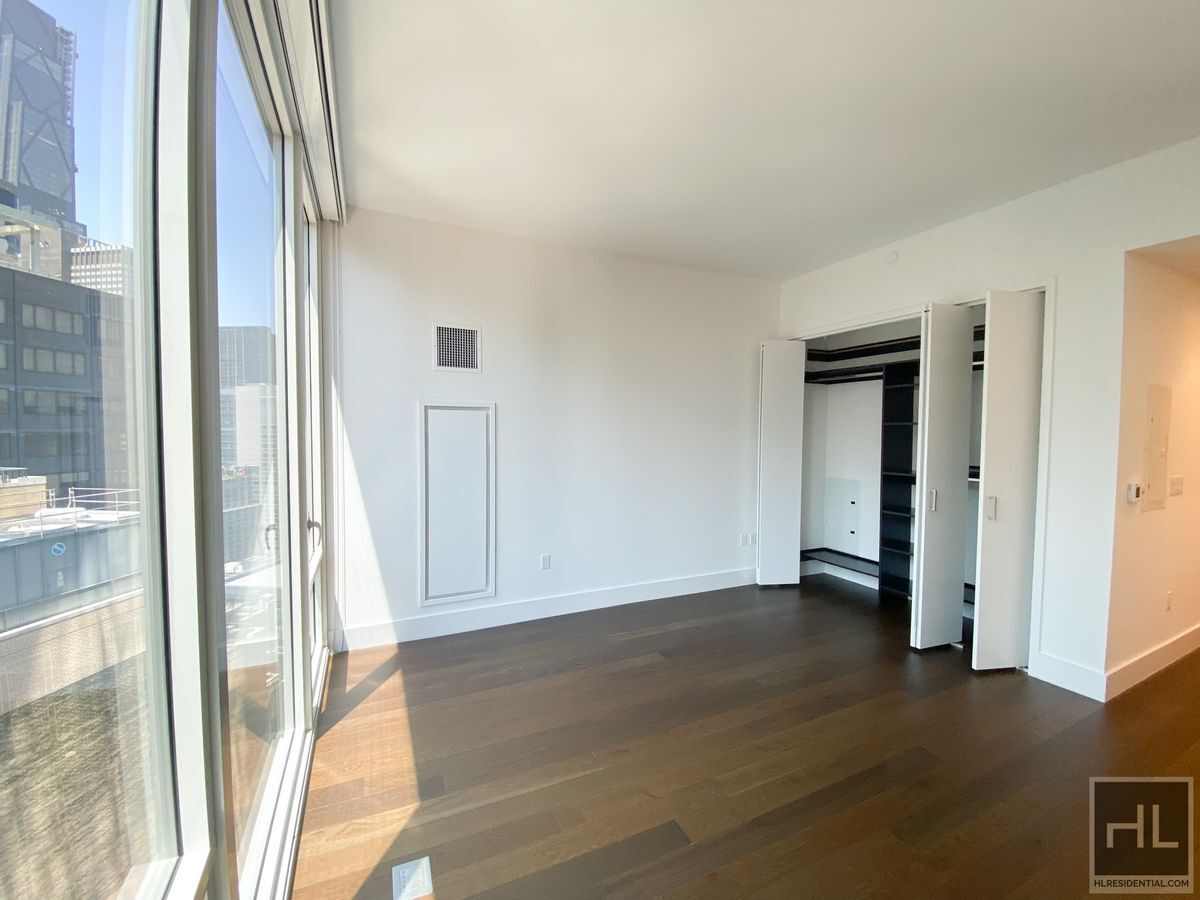 Building Photo - East 44th Street