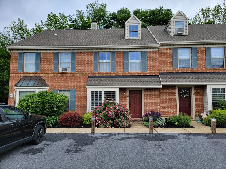 Primary Photo - 358 Meetinghouse Ln