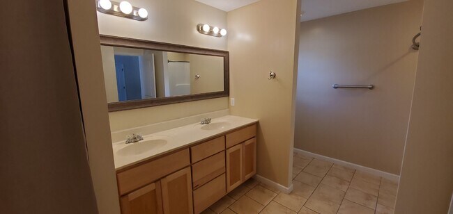 Building Photo - 302 Joel Rd