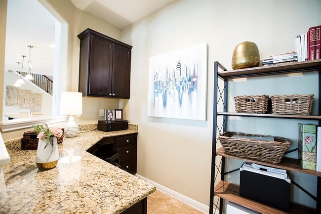Building Photo - 25630 Foxrun Vista Dr